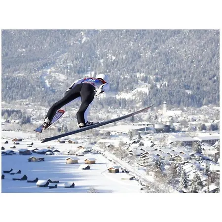 Vakantiehuis Amazing Near Ski-lift *